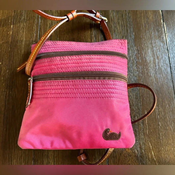 Dooney & Bourke cross body bag - Picture 3 of 12